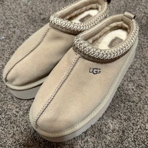 UGG Tazz platform slippers Mustard Seed